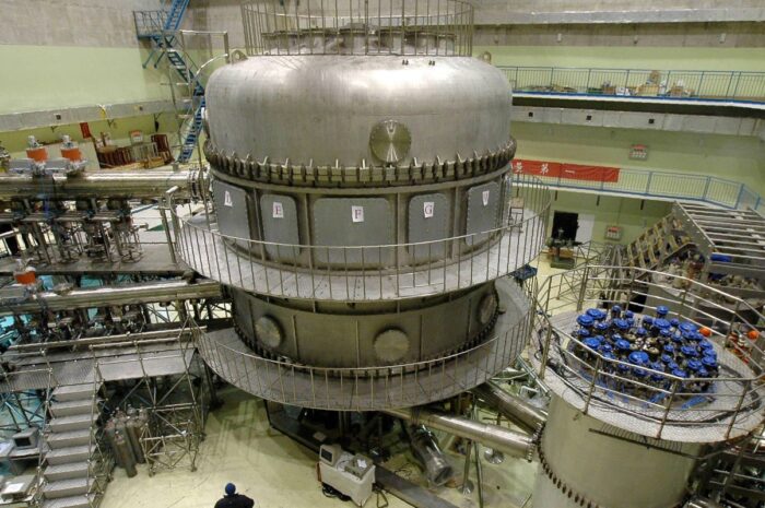 Китайское «Искусственное Солнце»: Революция в поиске бесконечной энергии