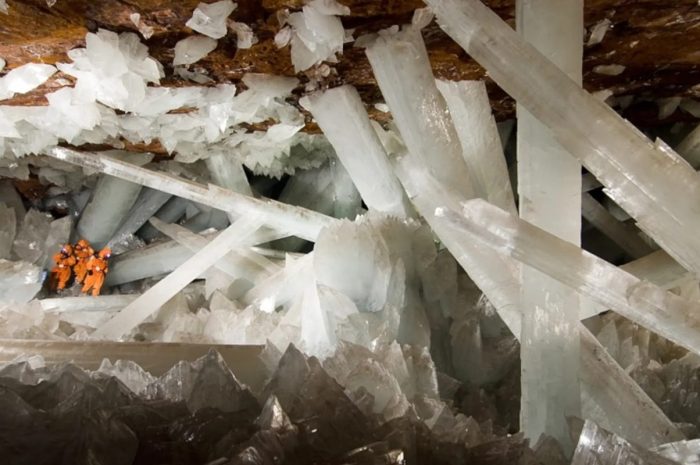 Пещера кристаллов Наика – скрытый подземный мир тайн